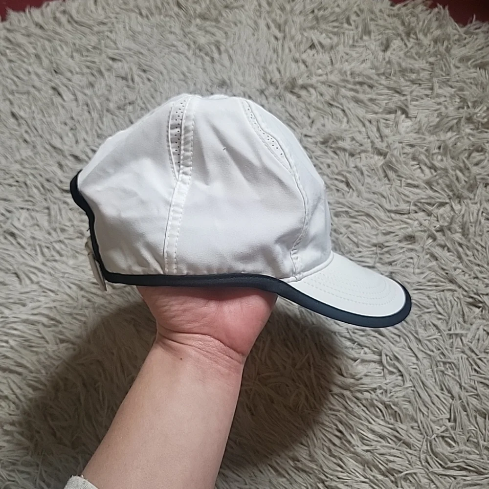 *SOLD* Nike Featherlight Dri Fit Hat Cap Baseball Hat Cap White & Black Running - Picture 6 of 10